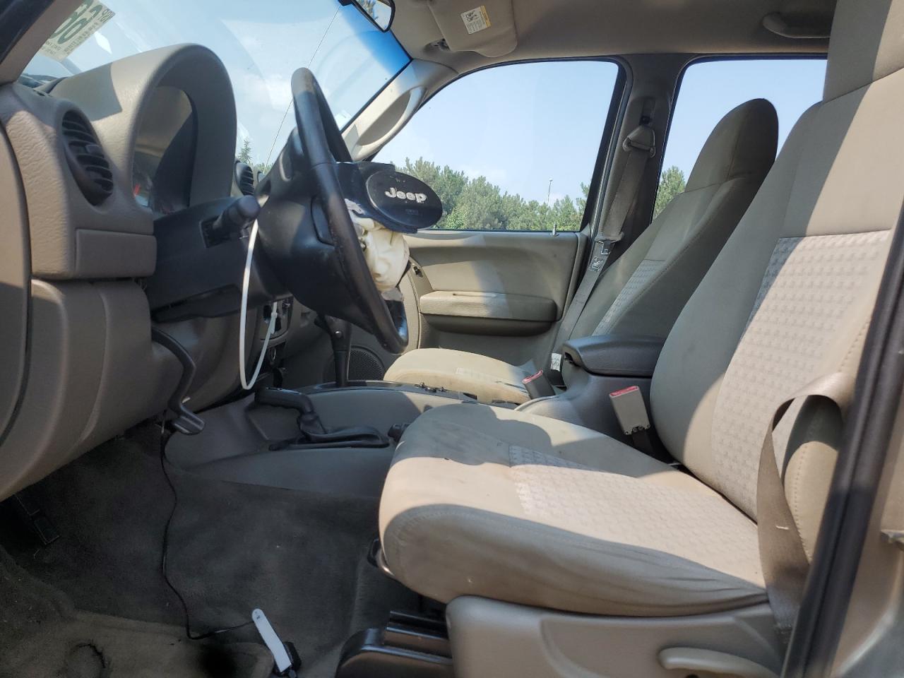 2005 Jeep Liberty Sport VIN: 1J4GL48K65W596393 Lot: 66341075