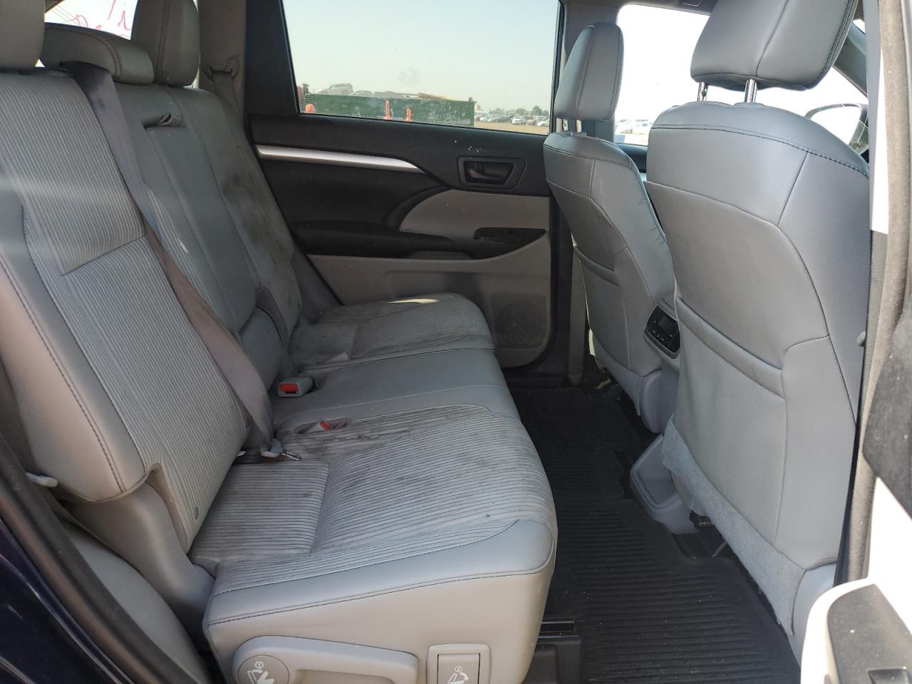 2016 Toyota Highlander Le VIN: 5TDBKRFH2GS312381 Lot: 65605565