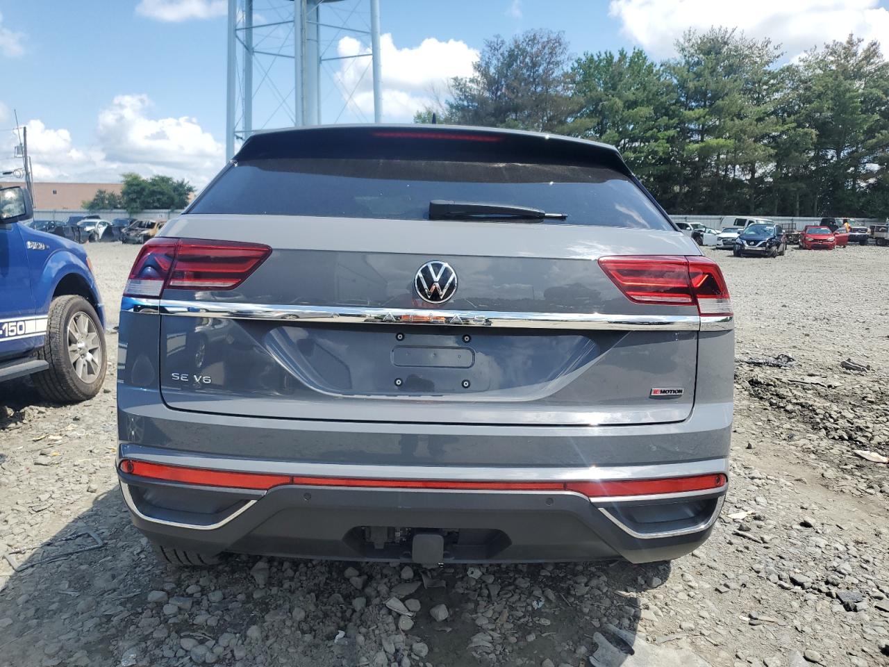 2022 Volkswagen Atlas Cross Sport Se VIN: 1V2HE2CA1NC215783 Lot: 64236995