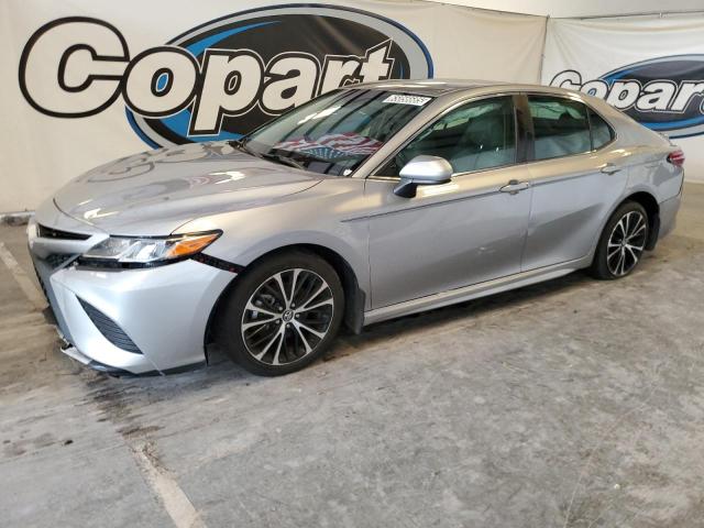 TOYOTA CAMRY 2018 Srebrny