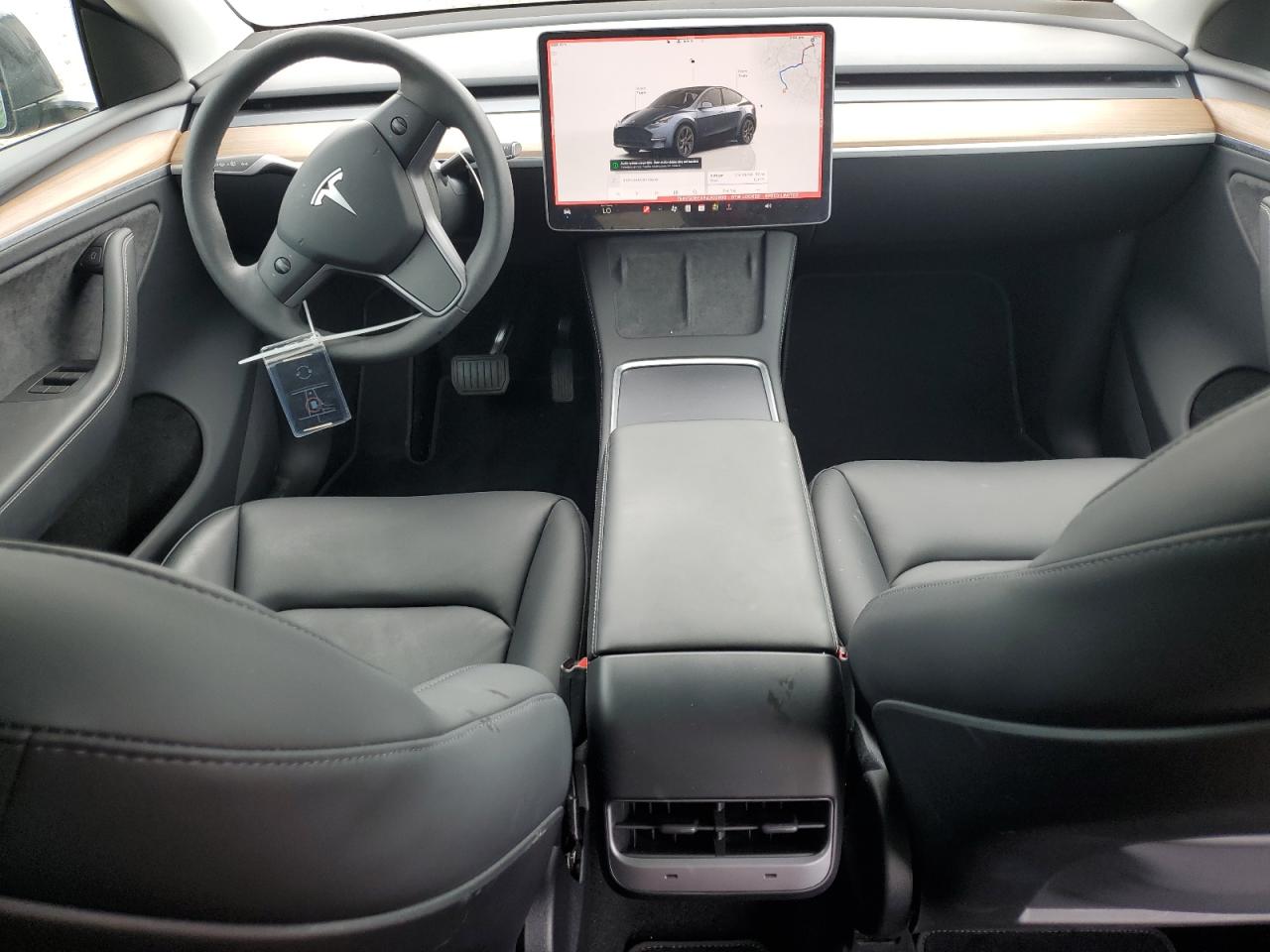 2024 Tesla Model Y VIN: 7SAYGDEEXRA303800 Lot: 65205765