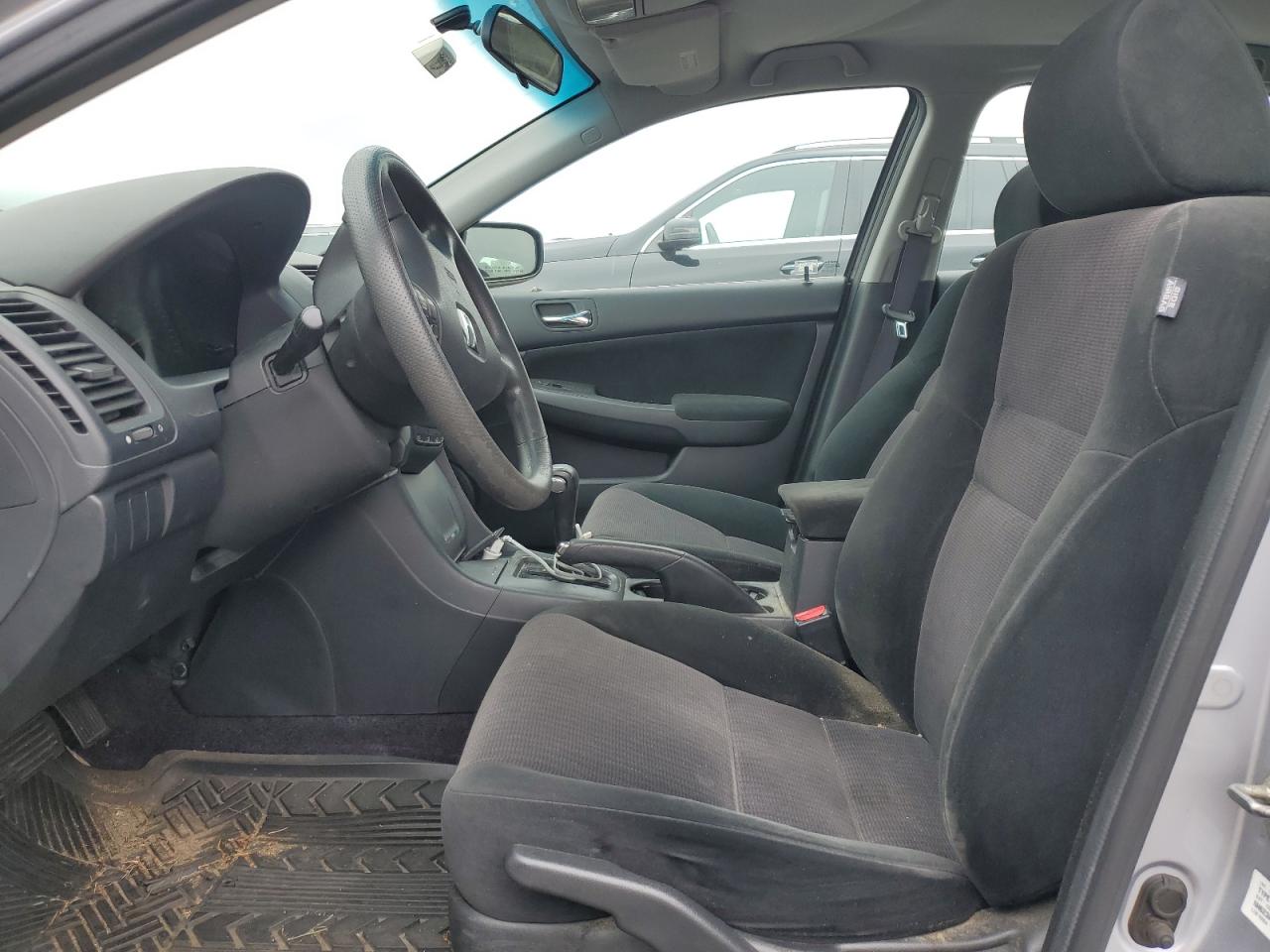2005 Honda Accord Lx VIN: 1HGCM56435A010047 Lot: 64031445