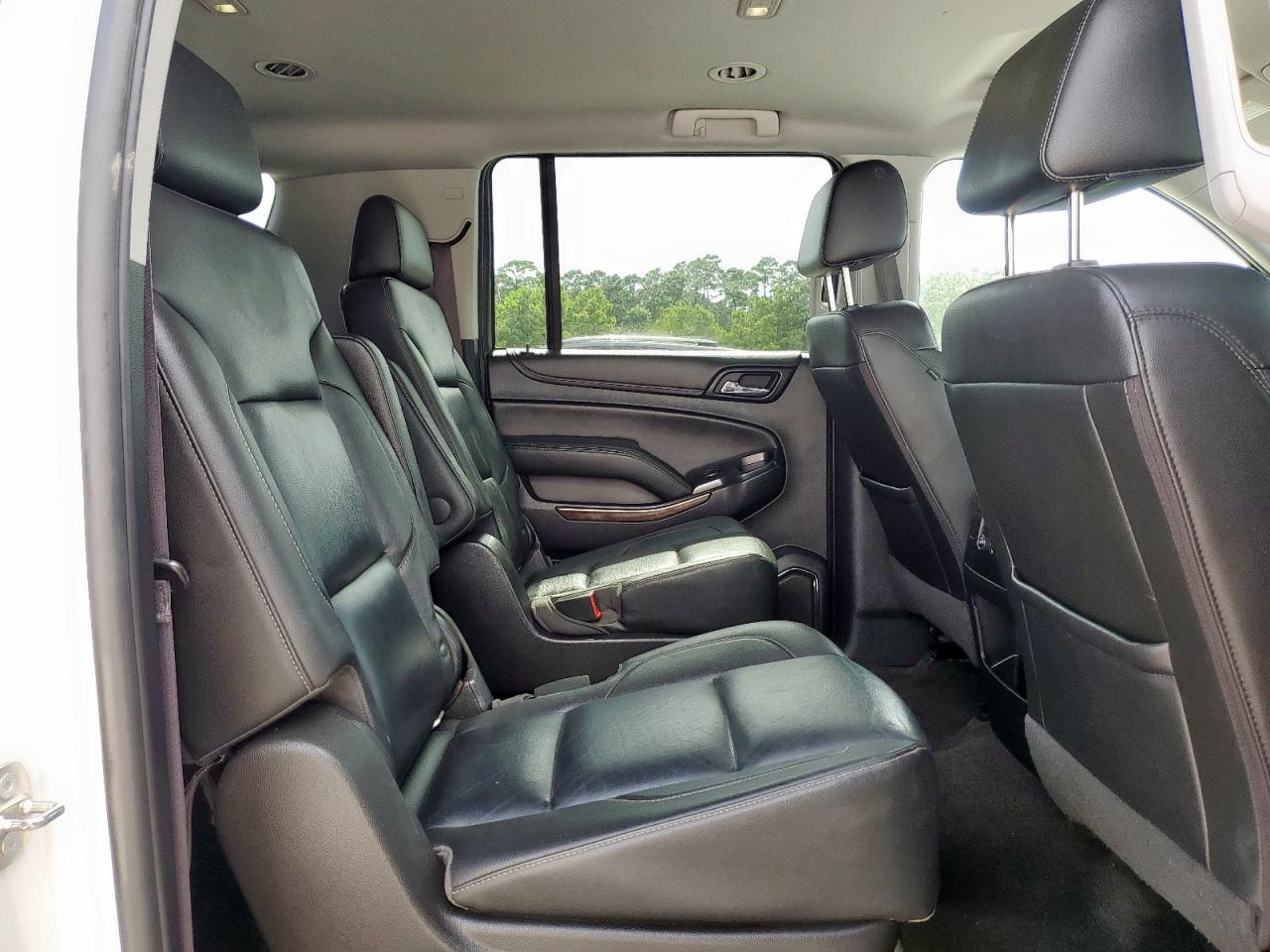 2017 Chevrolet Suburban C1500 Lt VIN: 1GNSCHKC5HR403007 Lot: 64304975
