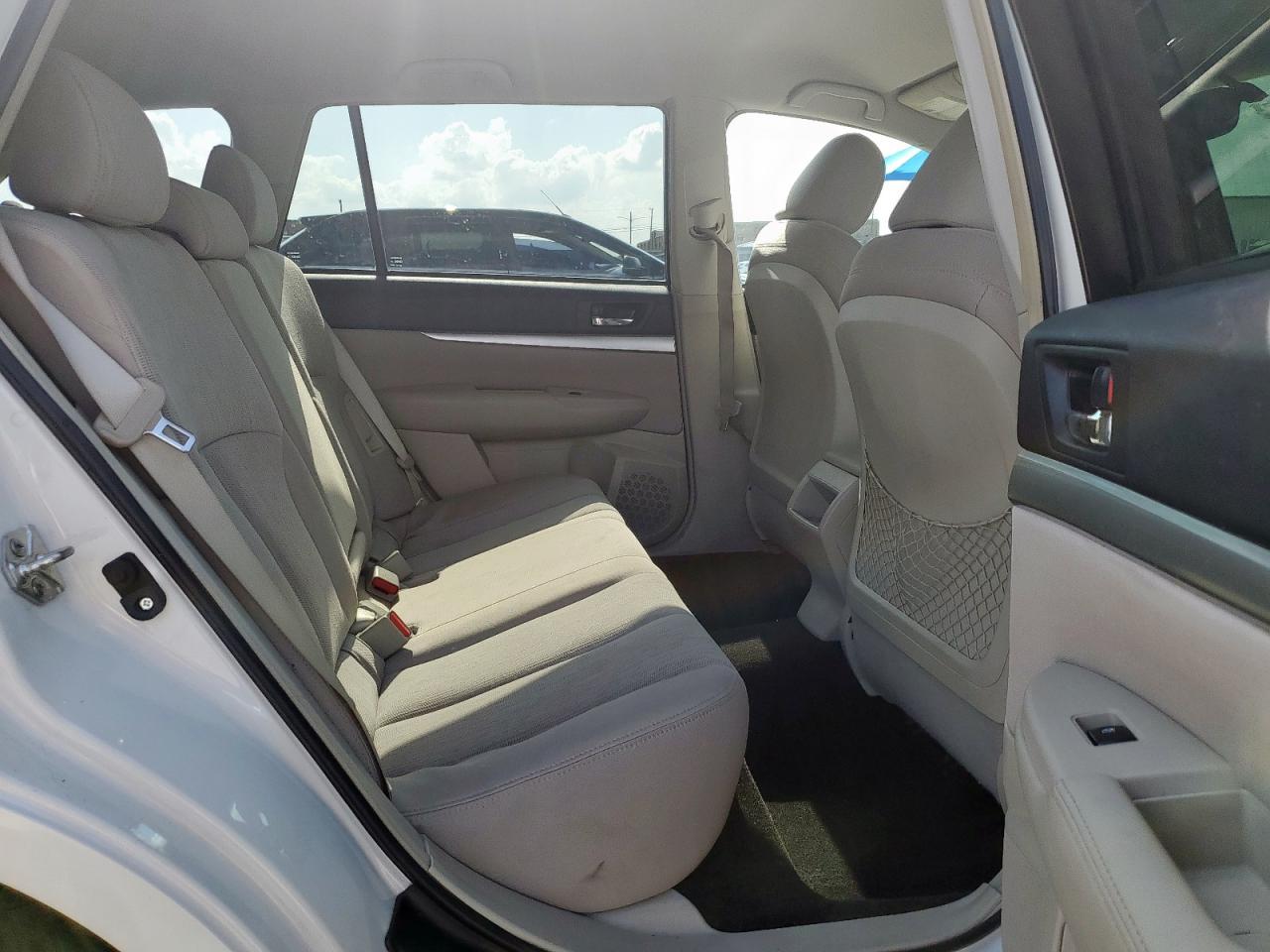 2014 Subaru Outback 2.5I Premium VIN: 4S4BRCCC2E3203690 Lot: 64846375