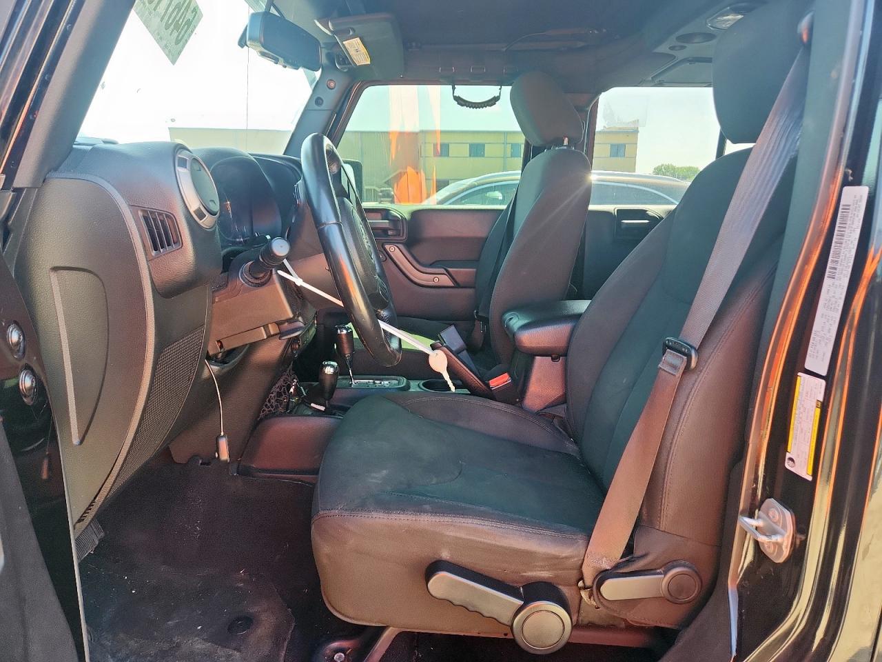 2016 Jeep Wrangler Unlimited Sport VIN: 1C4BJWDG2GL115627 Lot: 64671025