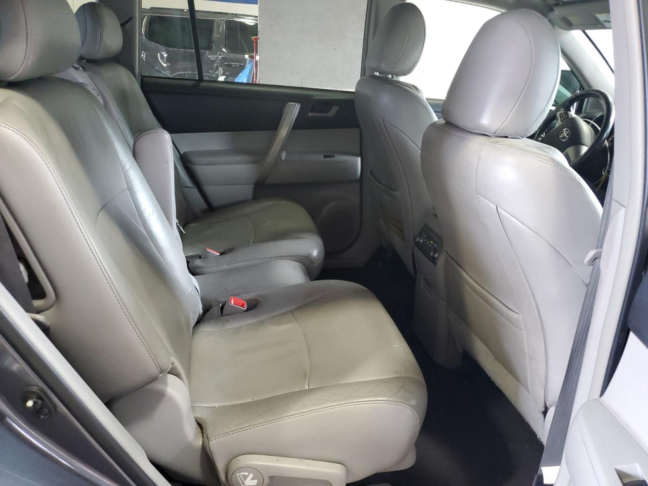 2011 Toyota Highlander Base VIN: 5TDBK3EH6BS044118 Lot: 62270545