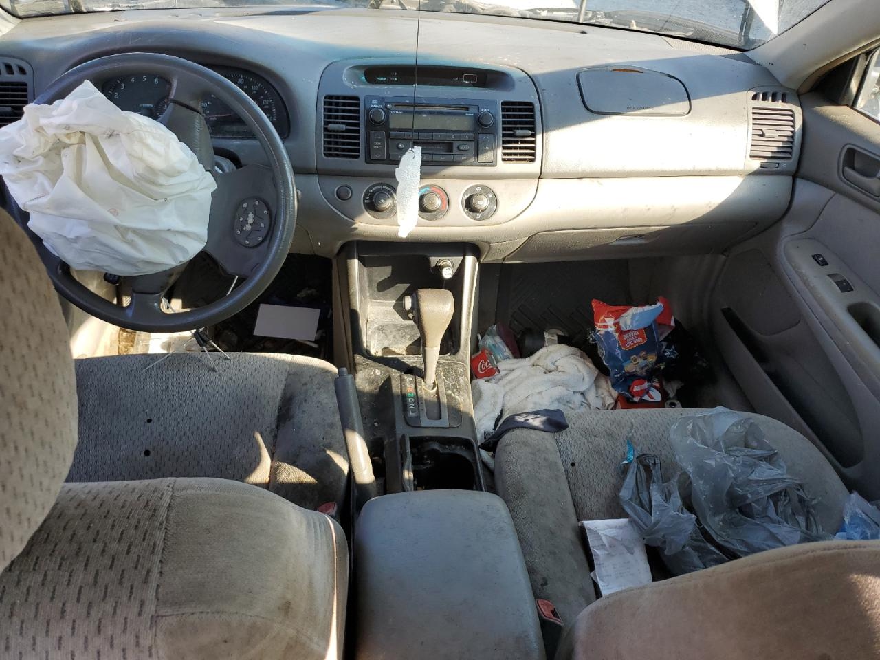 2004 Toyota Camry Le VIN: 4T1BE32K44U812034 Lot: 62150325