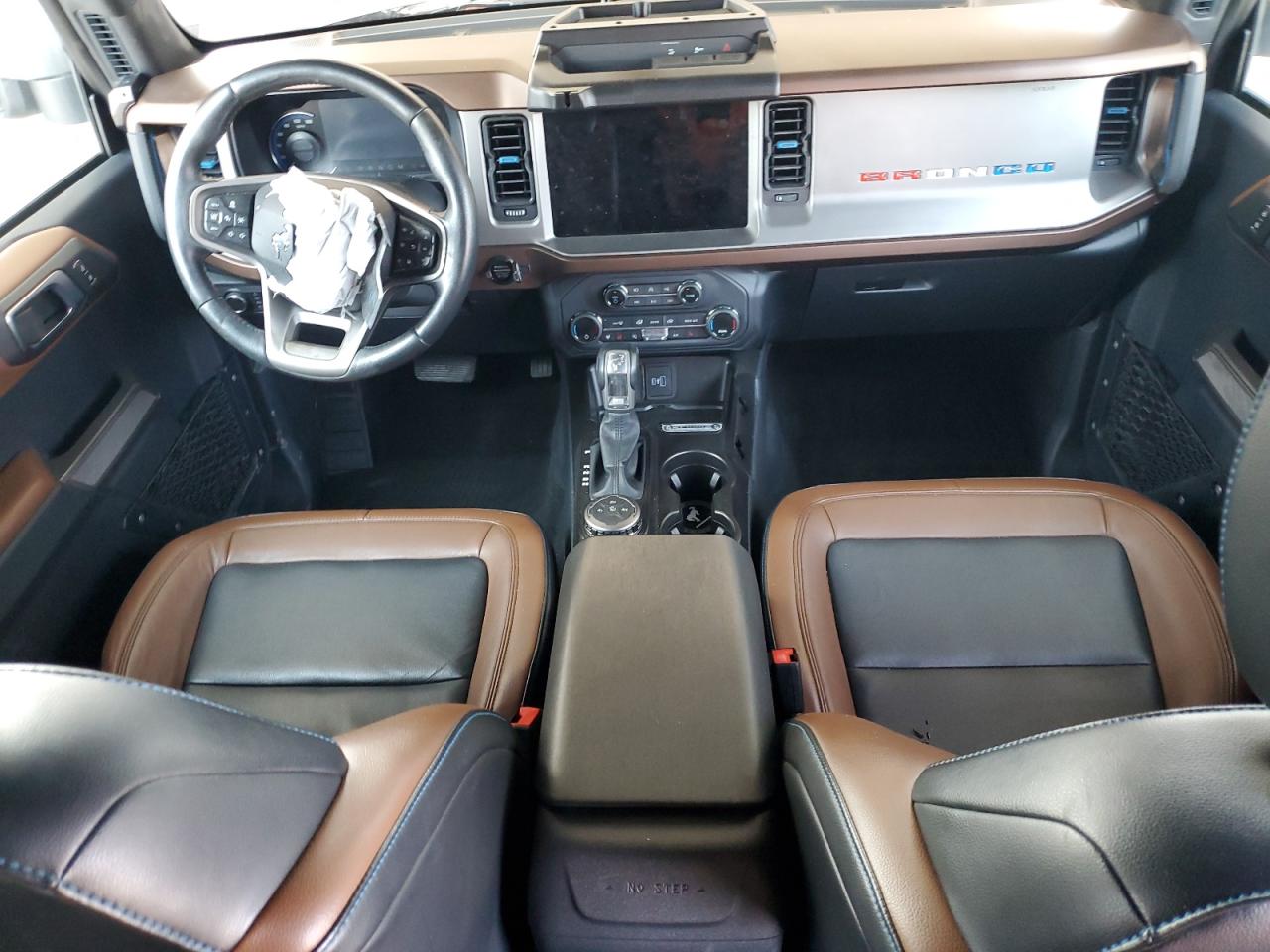2021 Ford Bronco Base VIN: 1FMDE5BH9MLA63584 Lot: 64352265