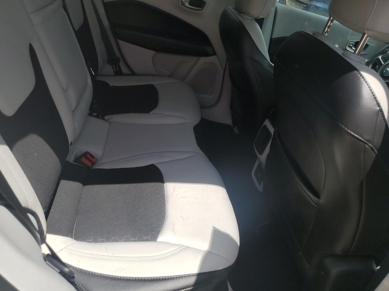 2018 Jeep Compass Latitude VIN: 3C4NJCBB6JT487714 Lot: 64669345