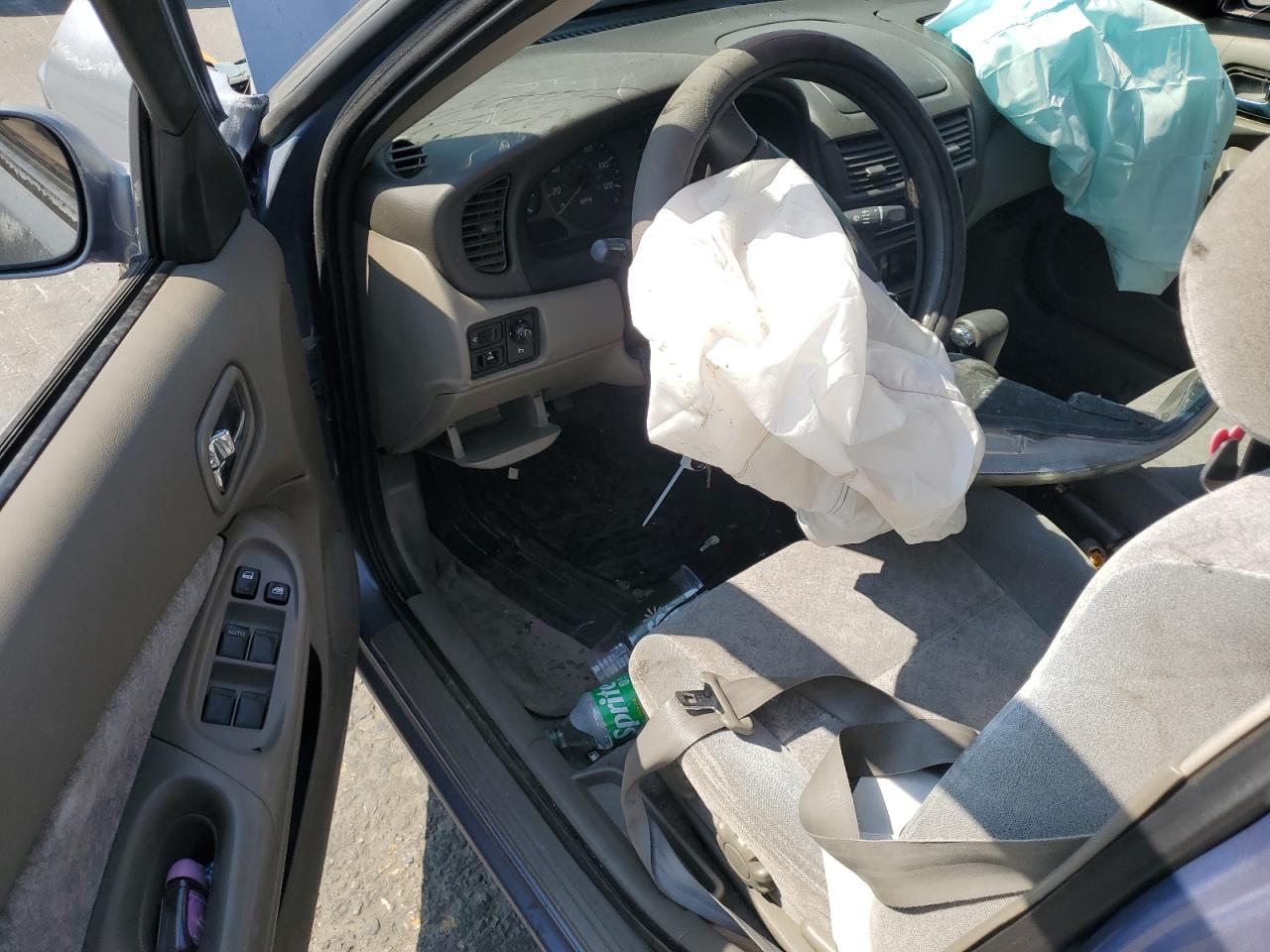 2000 Nissan Sentra Base VIN: 3N1CB51D5YL328151 Lot: 64589435