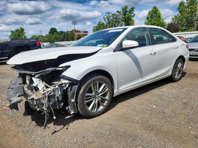  TOYOTA CAMRY 2016 Biały