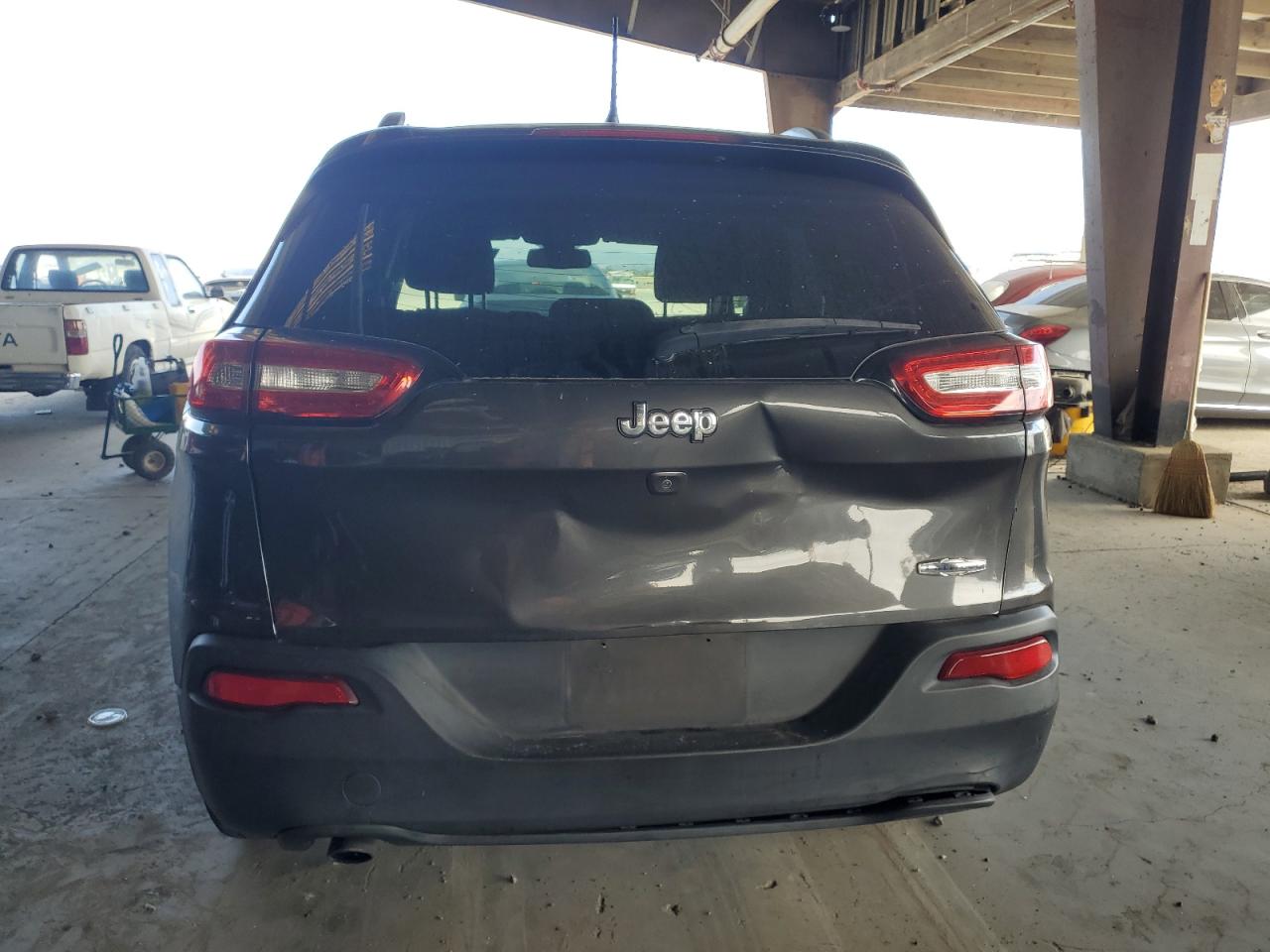 2016 Jeep Cherokee Latitude VIN: 1C4PJLCB1GW280786 Lot: 64615375