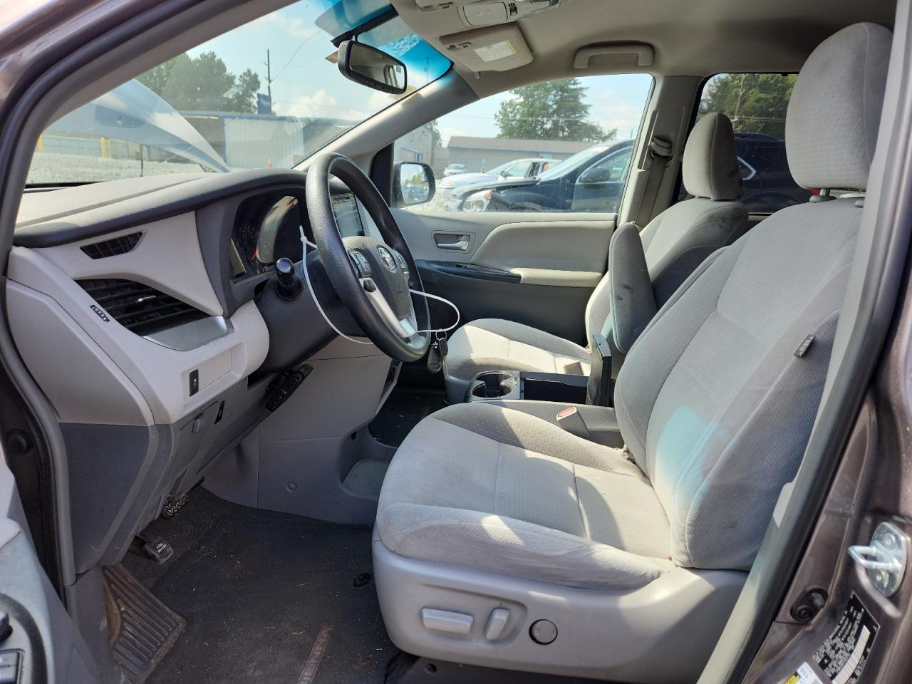 2015 Toyota Sienna Le VIN: 5TDKK3DC4FS547755 Lot: 64925695