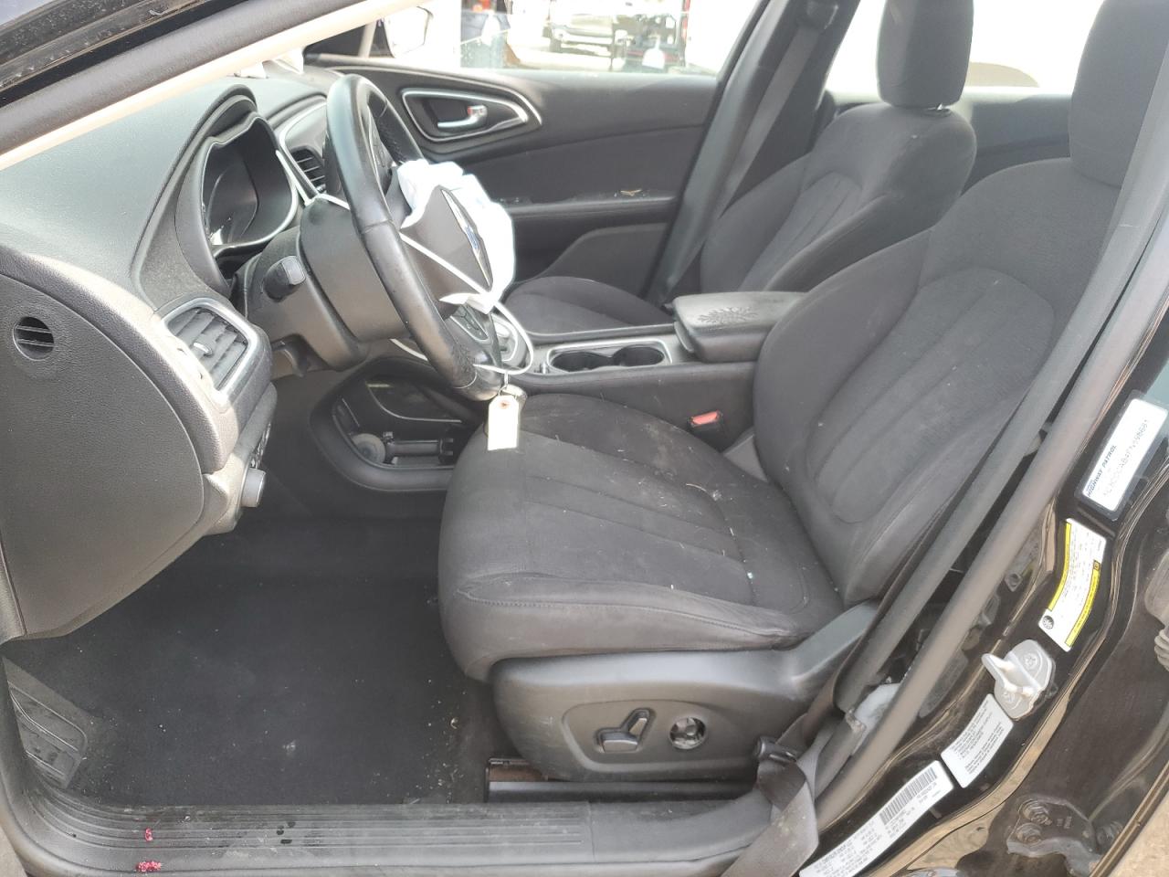 2015 Chrysler 200 Limited VIN: 1C3CCCAB4FN598681 Lot: 64635865
