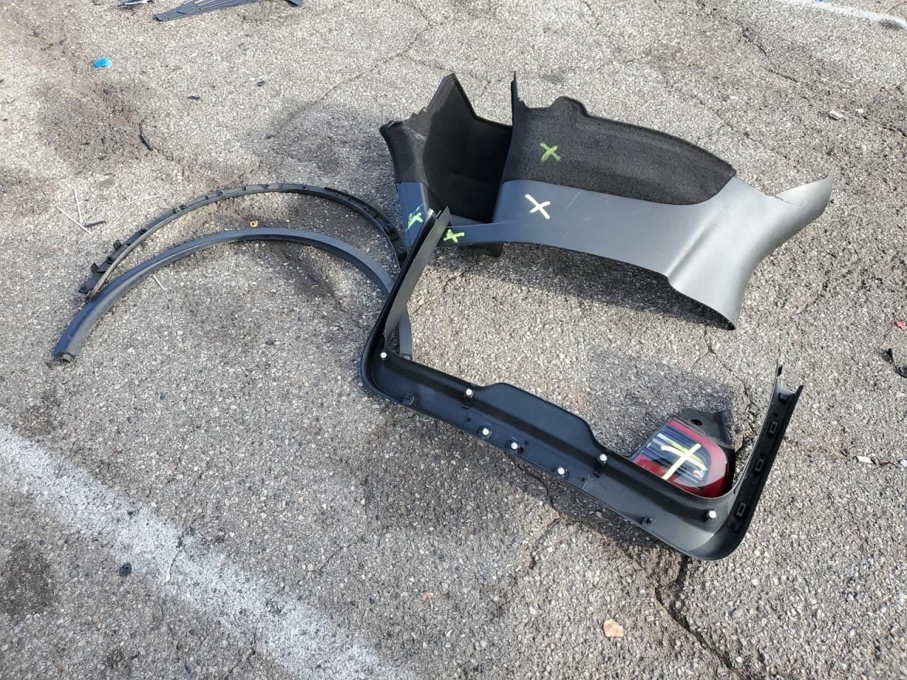 2022 Tesla Model Y VIN: 7SAYGDEEXNF553809 Lot: 65374385