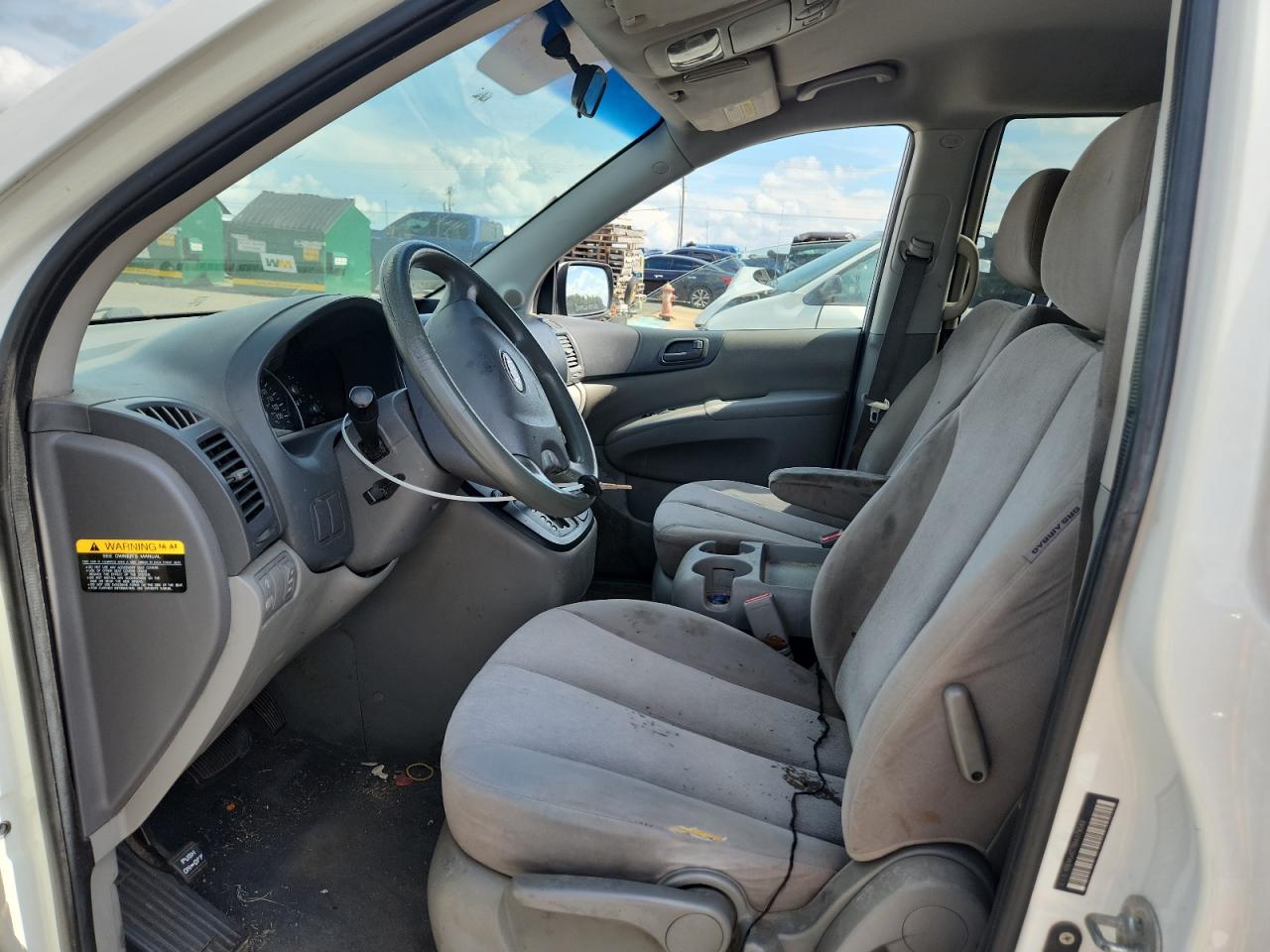 2011 Kia Sedona Lx VIN: KNDMG4C78B6379049 Lot: 64640335