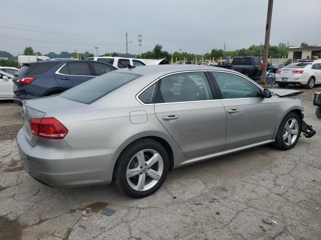  VOLKSWAGEN PASSAT 2013 Srebrny