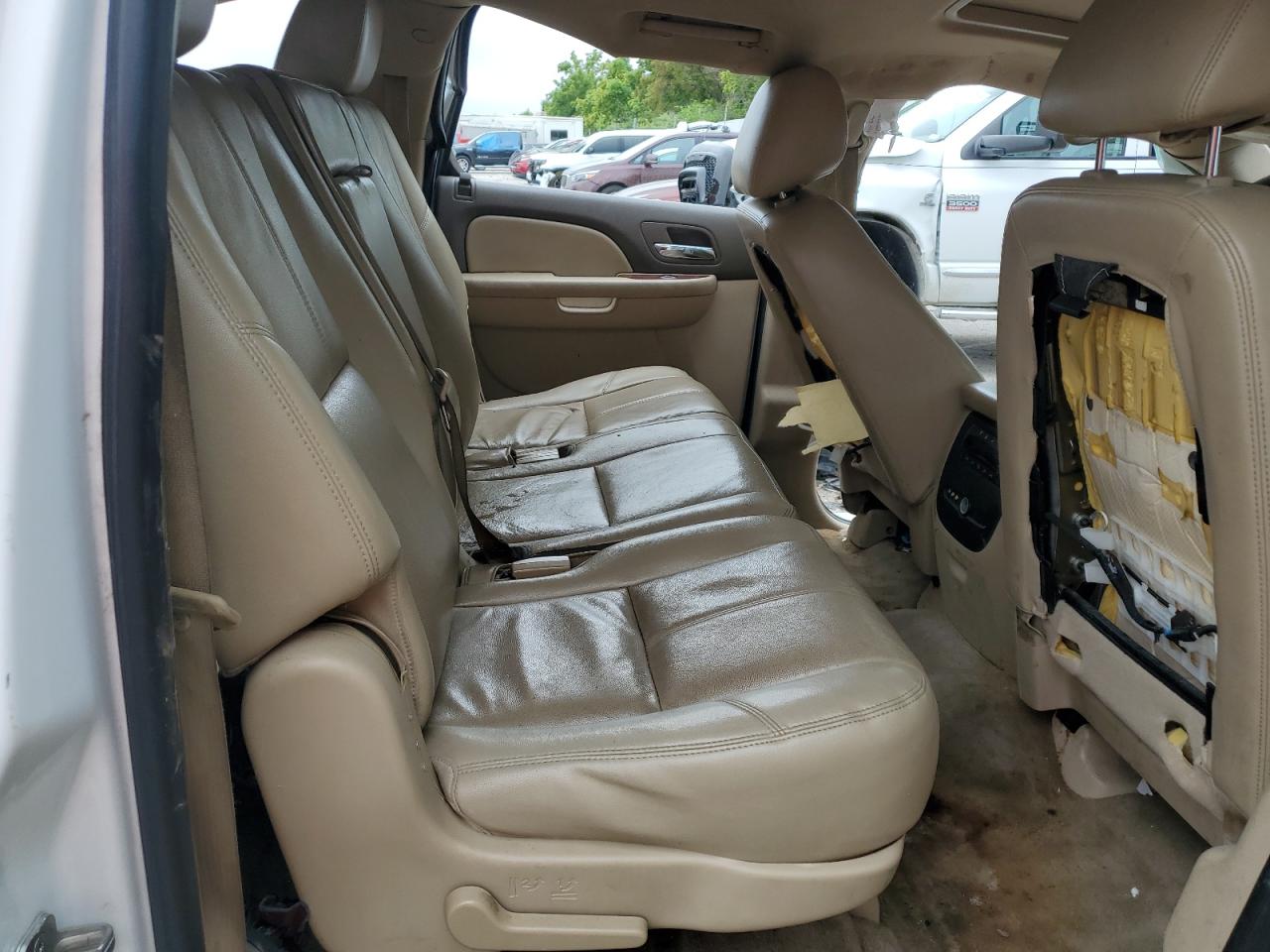 2013 Chevrolet Suburban K1500 Lt VIN: 1GNSKJE73DR106806 Lot: 66983935