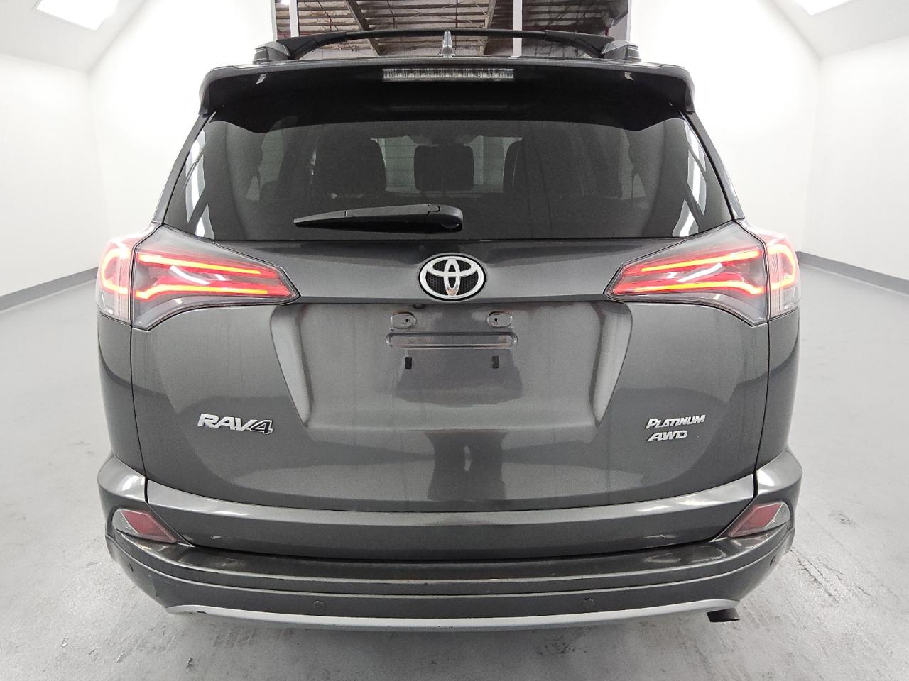 2017 Toyota Rav4 Limited VIN: 2T3DFREV3HW556674 Lot: 62925065
