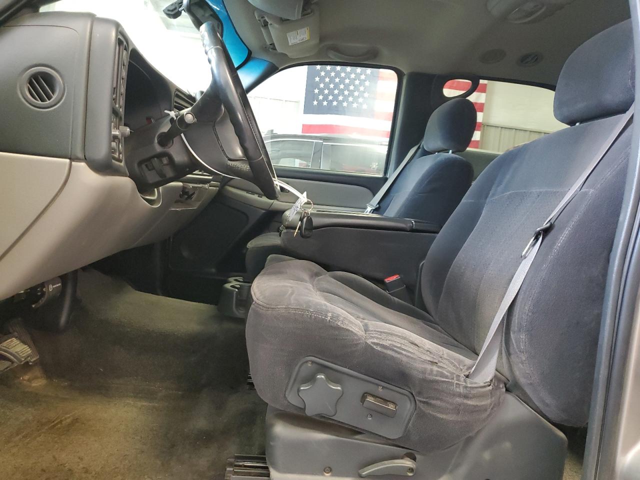2002 Chevrolet Tahoe K1500 VIN: 1GNEK13Z32J318005 Lot: 63246405