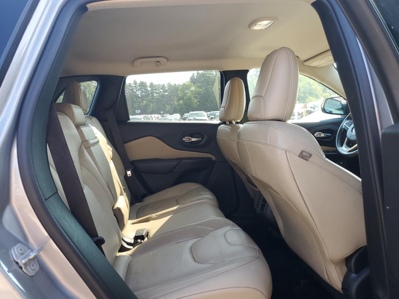 2016 Jeep Cherokee Latitude VIN: 1C4PJMCB2GW100138 Lot: 64548445