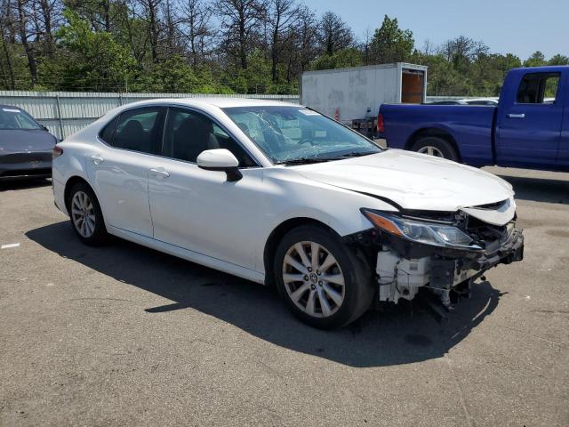  TOYOTA CAMRY 2018 Белы