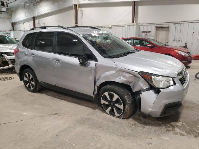  SUBARU FORESTER 2018 Серебристый