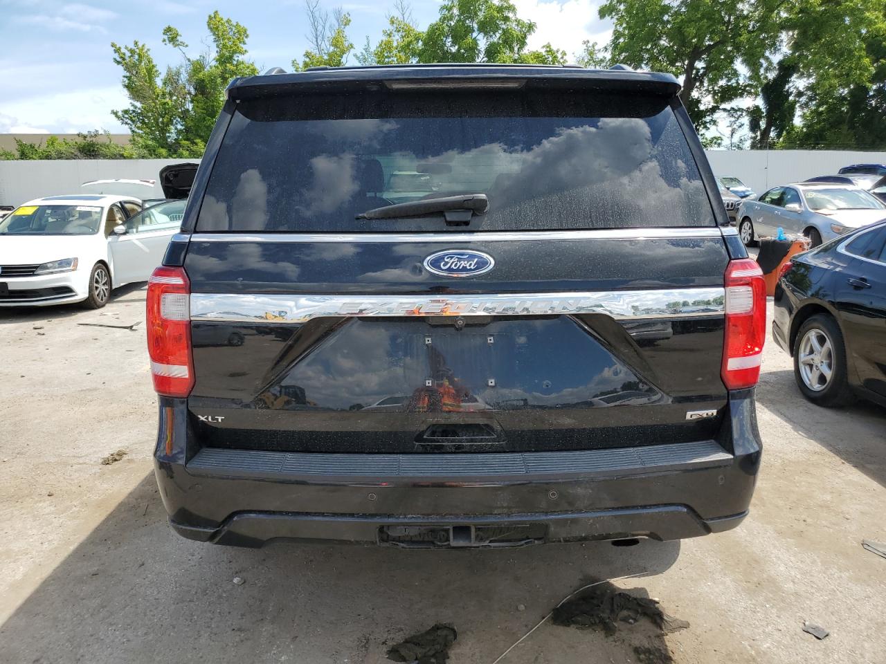 2018 Ford Expedition Xlt VIN: 1FMJU1JT2JEA19611 Lot: 63487225