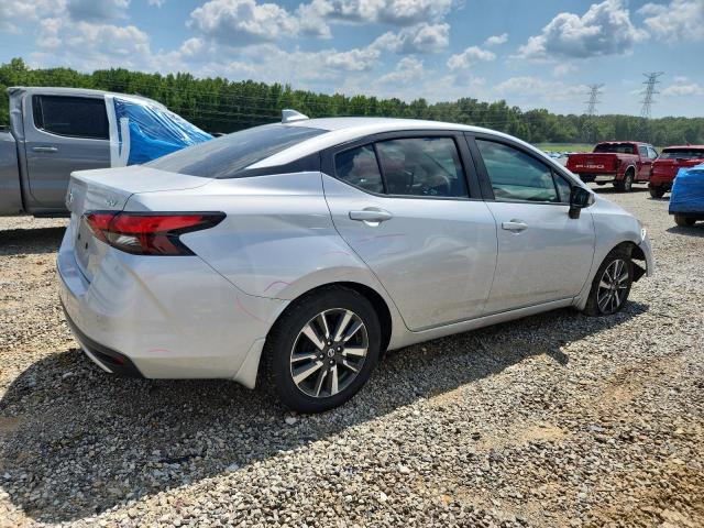  NISSAN VERSA 2020 Серебристый