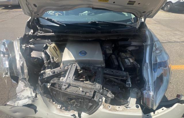 Hatchbacks NISSAN LEAF 2015 White