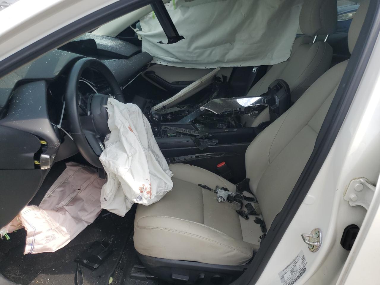 2024 Mazda 3 Preferred VIN: 3MZBPACM4RM435409 Lot: 65928775