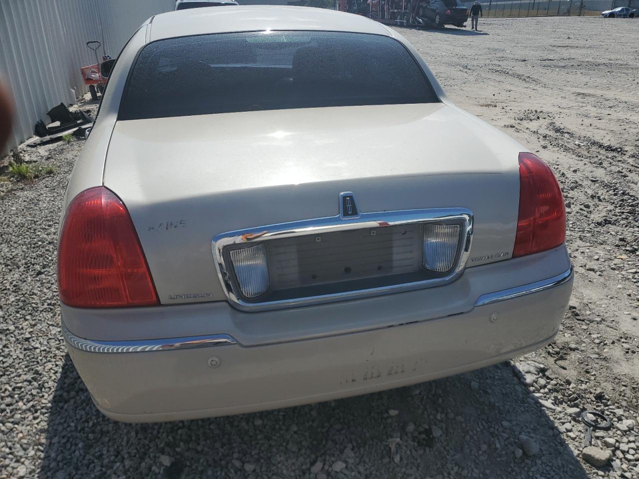 2003 Lincoln Town Car Cartier VIN: 1LNHM83W73Y633327 Lot: 65585305