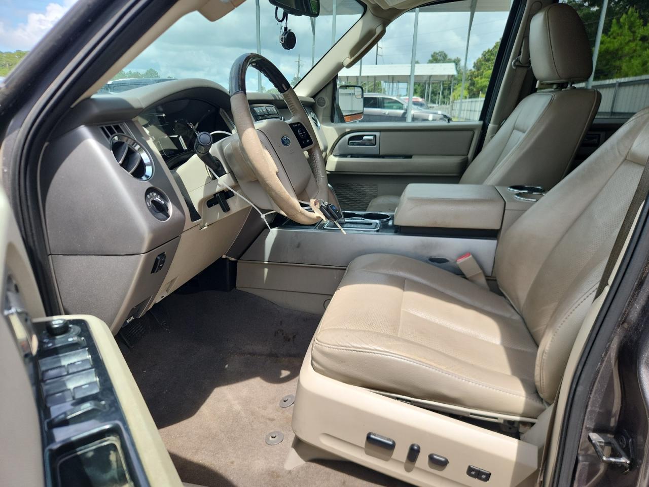 2013 Ford Expedition Limited VIN: 1FMJU1K50DEF11185 Lot: 64448125
