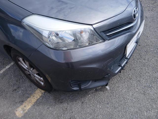 2012 TOYOTA YARIS TR V