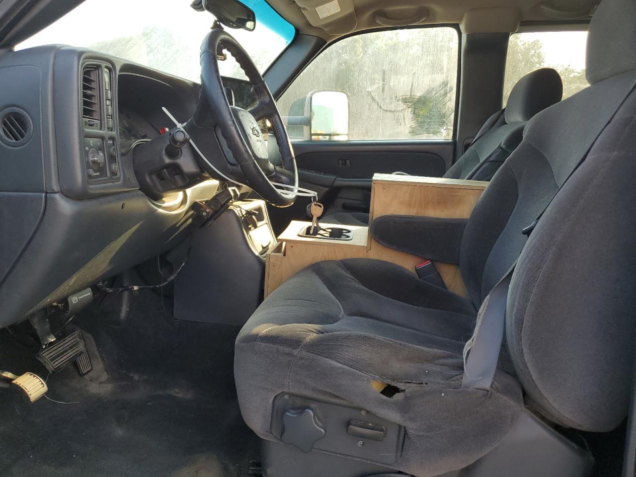 2002 GMC Sierra K2500 Heavy Duty VIN: 1GTHK29UX2Z216502 Lot: 63910535