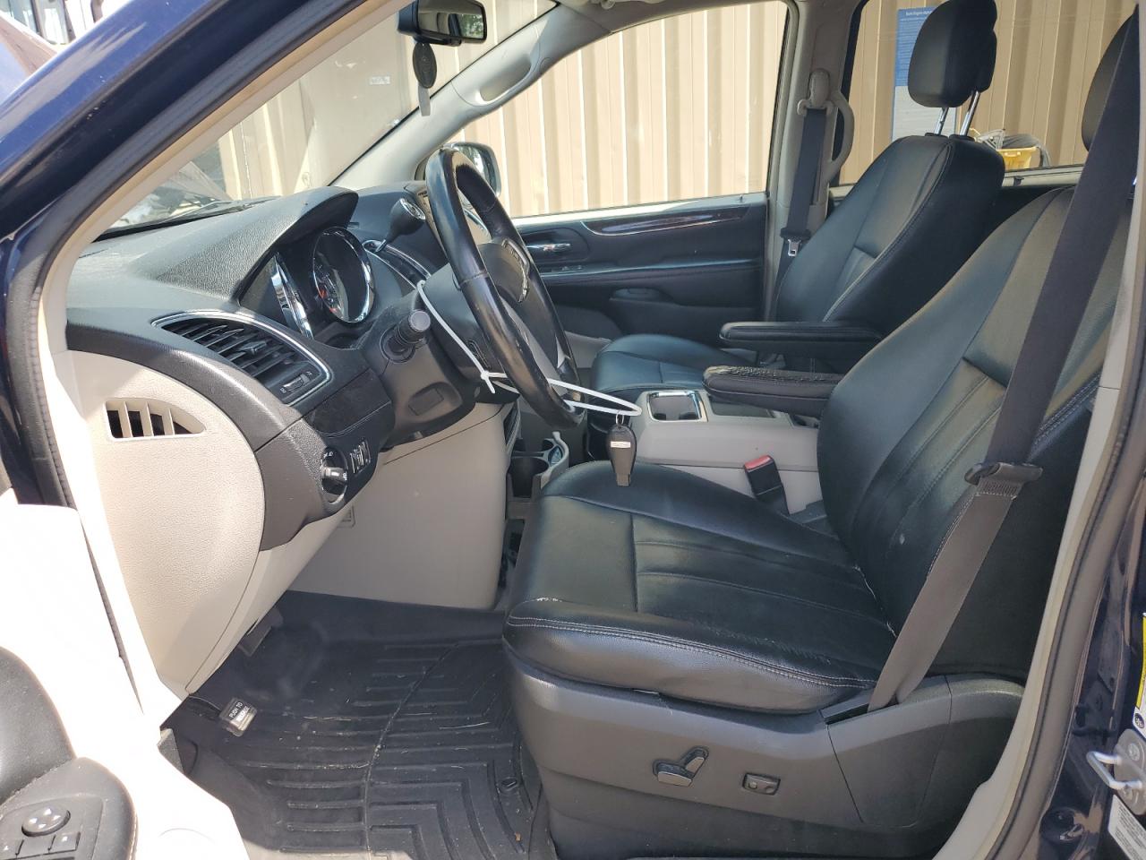 2016 Chrysler Town & Country Touring VIN: 2C4RC1BG5GR121895 Lot: 64505535