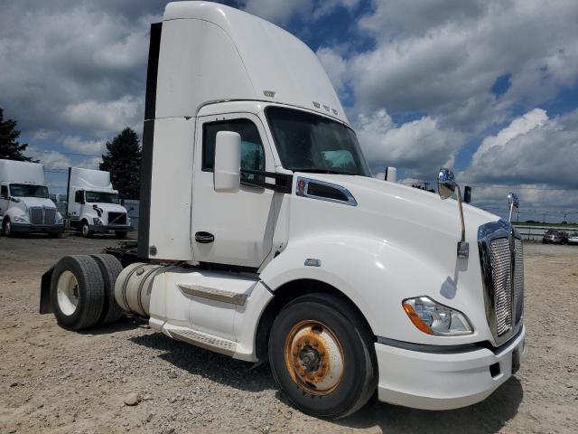 2014 Kenworth T680 Semi Truck