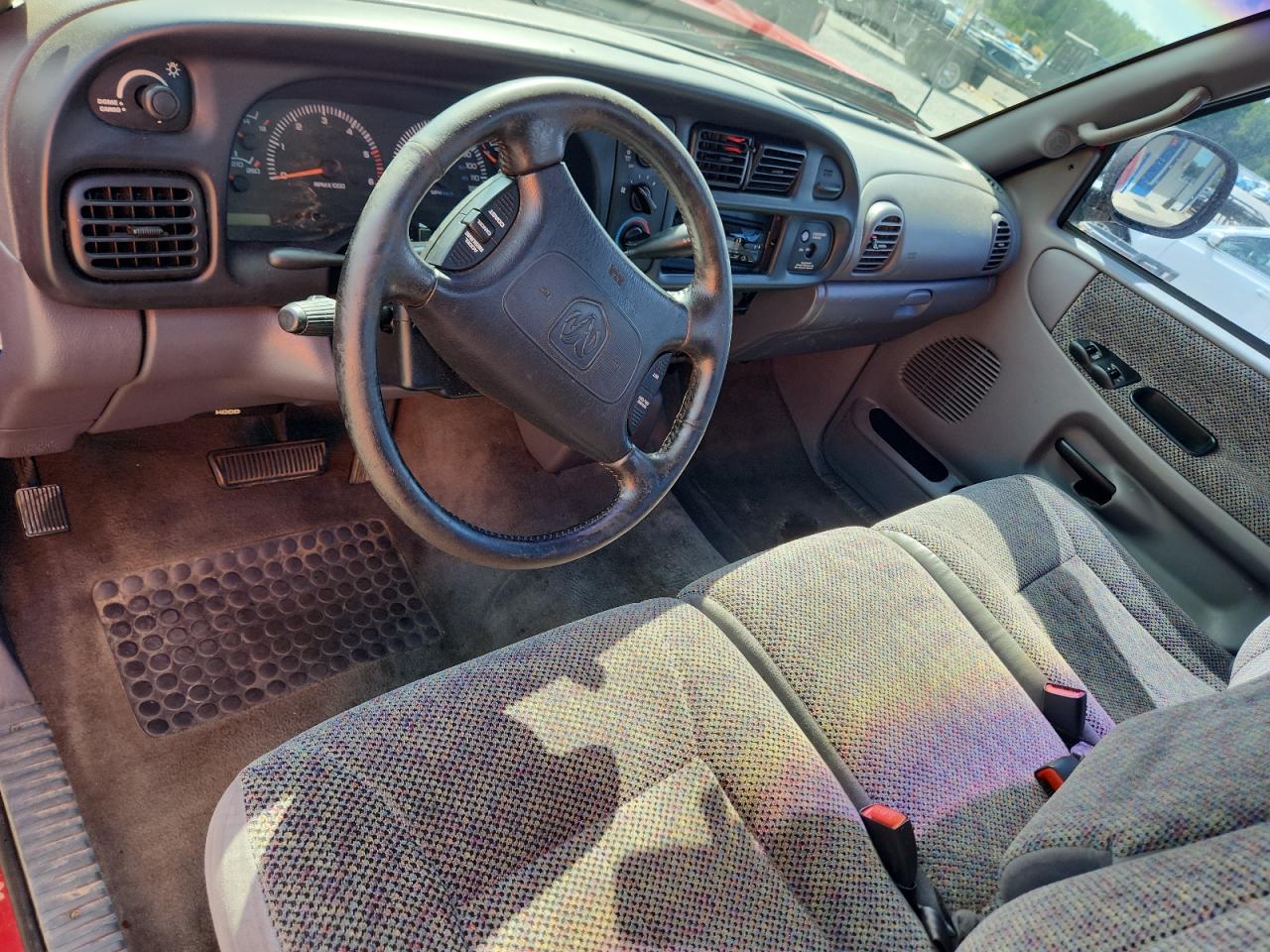 1998 Dodge Ram 1500 VIN: 1B7HC16Y1WS768516 Lot: 64381365