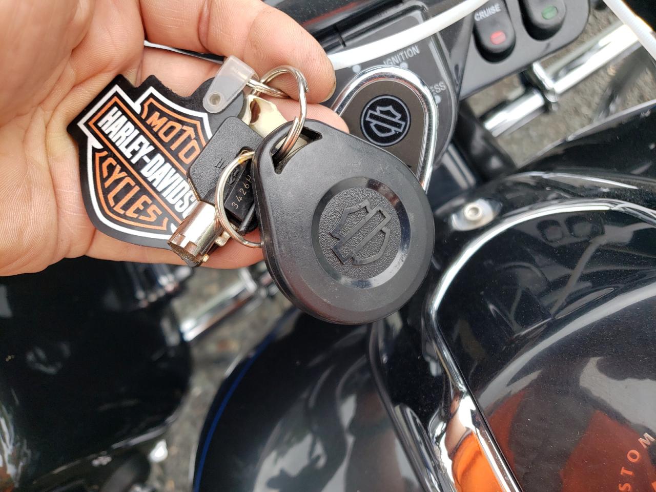 2013 Harley-Davidson Fltrxse Cvo Road Glide Custom VIN: 1HD1TC820DB950287 Lot: 63323755