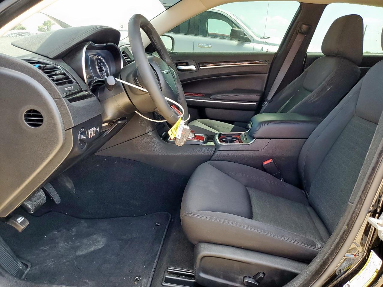 2023 Chrysler 300 Touring VIN: 2C3CCAAGXPH678819 Lot: 63986325