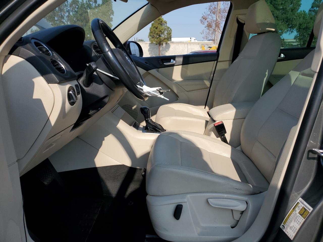 2013 Volkswagen Tiguan S VIN: WVGAV7AX2DW023093 Lot: 64694405