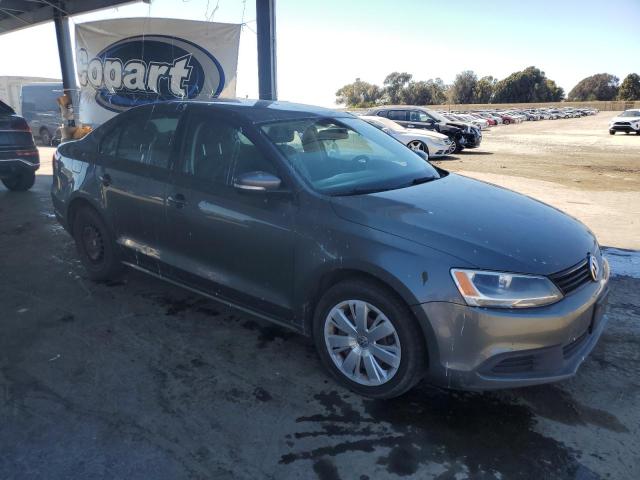 Sedans VOLKSWAGEN JETTA 2014 Szary
