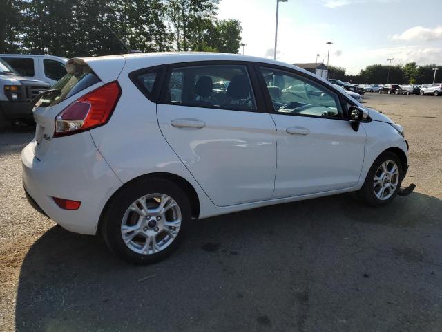 Хэтчбеки FORD FIESTA 2016 Белы