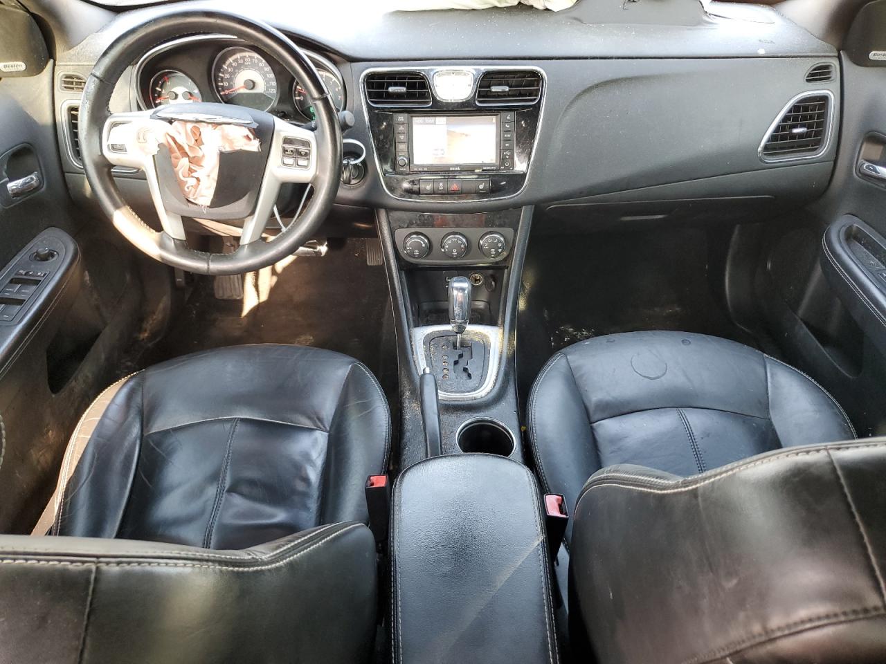 2013 Chrysler 200 Limited VIN: 1C3CCBCG0DN683890 Lot: 64745995