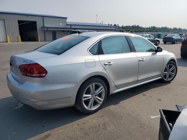  VOLKSWAGEN PASSAT 2015 Srebrny