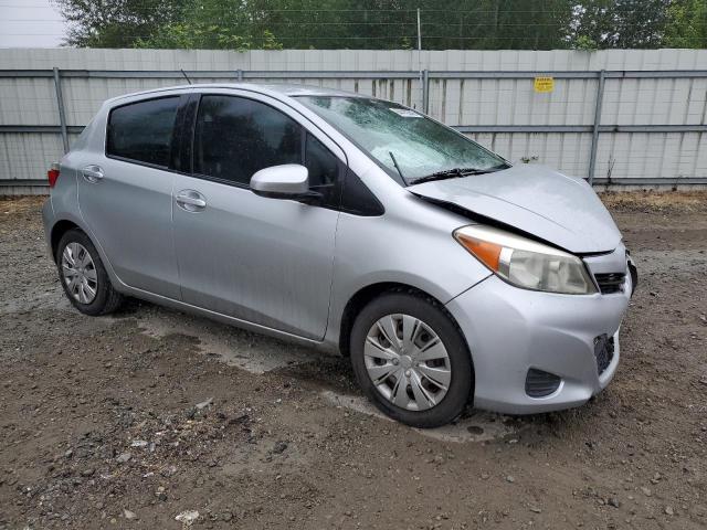 Хэтчбеки TOYOTA YARIS 2013 Серебристый