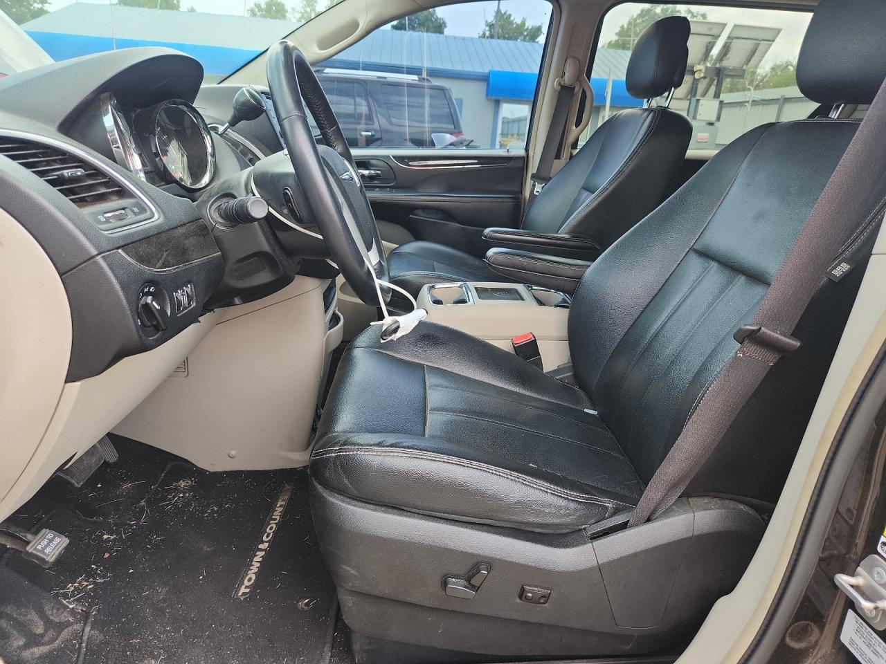 2016 Chrysler Town & Country Lx VIN: 2C4RC1AG9GR111954 Lot: 65642445