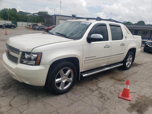 Pickups CHEVROLET AVALANCHE 2013 White