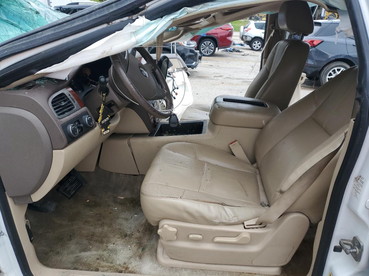 2013 Chevrolet Suburban K1500 Lt VIN: 1GNSKJE73DR106806 Lot: 66983935