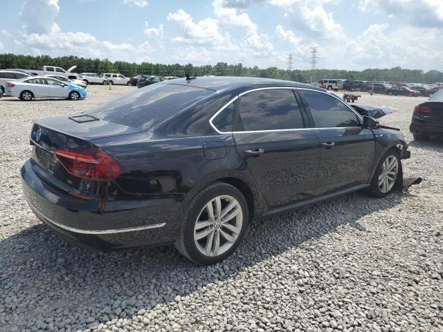  VOLKSWAGEN PASSAT 2018 Черный